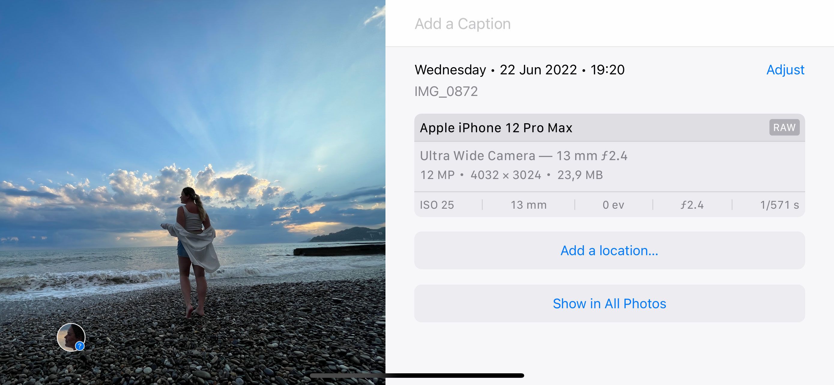 Az Apple iPhone DNG formátuma egy Pro Raw opciót kínál..