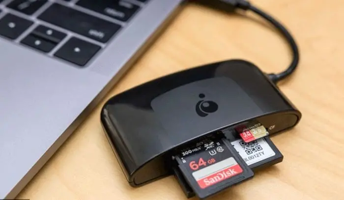 SanDisk meghajtó kártyaolvasóban..